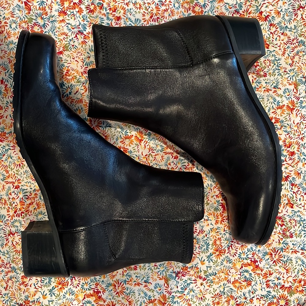 Stuart Weitzman Women's Easyon Reserve Chelsea Boot